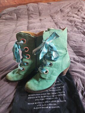Fluevog Gladstone teal ribbon lace boots, size 11